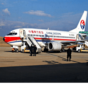 凤凰航空运输航空快运业稳步发展的原因是什么？